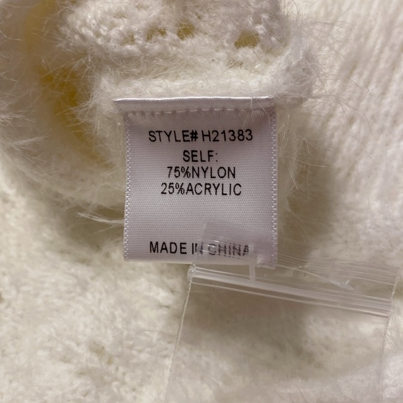 Jodifl White Cardigan Size Medium NWT - Picture 9 of 11